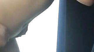 友達の彼女を壁に押し付けてそのまま立ちバック