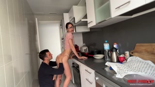 One Sunday while I'm cooking in a thong, Valentin fucks me deliciously - Miss Pasion -