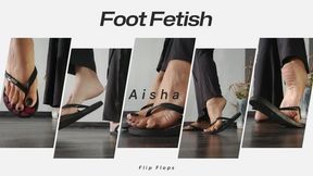 Modeling big feet in flip flops (8)