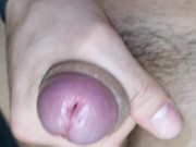 ragazzo etero fa vedere il suo bel cazzo da vicino