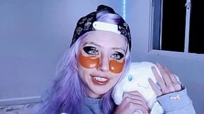 Hot Babe Cinnamon Roll Massage