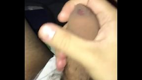 Sally esta bien caliente y se le escapa lechita