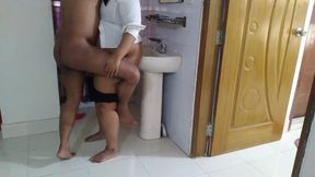 Stepson seduces Saudi MILF and fucks her enormous bum