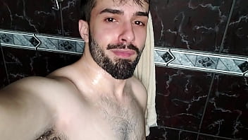 MAKE A BATH WITH VINCENT AND CUM TOGETHER