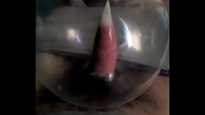 Se masturba con masturbador de condon