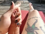 Sur la terrasse pris en plein délit par les voisins!