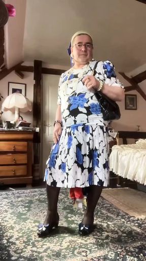 In vintage bourgeois Sunday outfit for a day