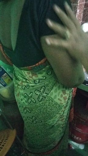 Saree Wearing New Aunty Talking