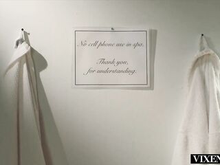 VIXENPLUS Excited Playgirl Melanie Likes The Thrill Of Getting Caught Banging In Public