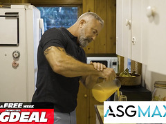 Shy Older Man Finally Fucks His Hunky Neighbor Disrupti