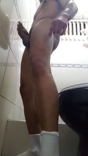 Twink works out and then jerks off