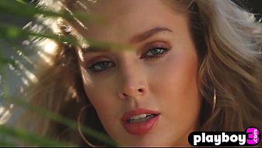Big ass MILF Briana Ashley exposed stunning body after blonde posed naked
