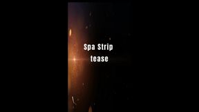 Strip tease in the spa