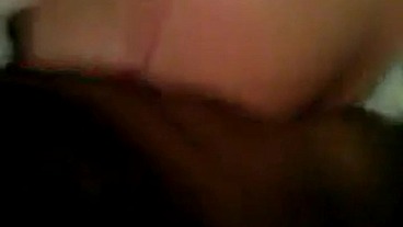 Casada de Brasília dando a buceta e o cú pro mulato23cmrj na frente do corno manso...
