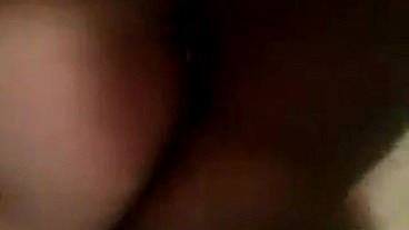 Casada de Brasília dando a buceta e o cú pro mulato23cmrj na frente do corno manso...