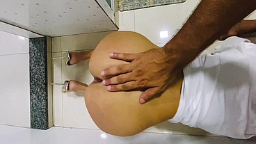 MACHO CASADO COLOCOU A COLEIRA NA SAFADA E FUDEU O CUZINHO SEM DÓ