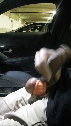 MILF spotted me on arrival and made sure to see me cum before leaving