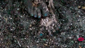 Riley's Muddy Toes