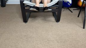 Alice stomps on my head wearing flats (4k)