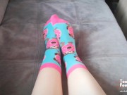 FUNNY SOCKS TEASING & HUMILIATION TASK: TAKE OFF MY SMELLY SOCK BY UR MOUTH