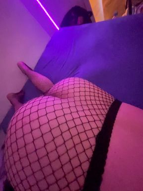 IcyEye95 is looking for slaves for first footjob clip in Hamburg