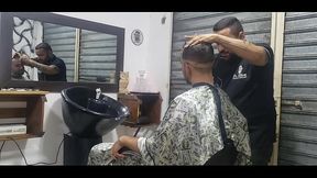 Fui cortar o cabelo e fazer a barba com o Michel e no final ele ficou ecitado e me fodeu bem gostoso, que delicia de pica grossa.
