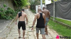 patroa safada pagou ajudantes com mamada e foda no pelo!