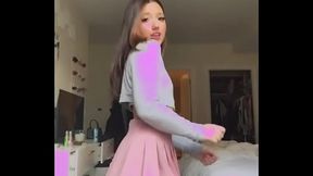 Mini falda ricas piernas y trasero