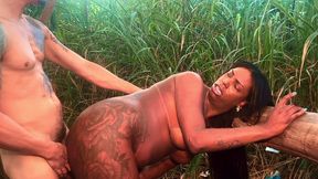 arrombei o rabao da trans barbi negra nas trilhas