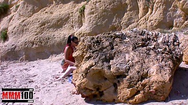 Two hot pussies licking at the beach to attract cocks