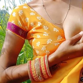 Indian outdoor milk sex Beauty ne khet me jakar maja Kiya