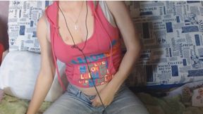 6Th monthes pregnant woman smelly farts and sniff her own farts, wearing jeans and t-shirt, Face included in the video