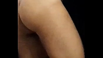O macho fodedor gostou tanto da mamada no GH que decidiu voltar e experimentar o port&aacute_til tamb&eacute_m... Del&iacute_cia de macho!!!