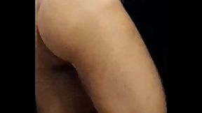 O macho fodedor gostou tanto da mamada no GH que decidiu voltar e experimentar o port&aacute_til tamb&eacute_m... Del&iacute_cia de macho!!!