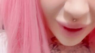 Daring Amateur Fetish Babe Eats Own Piss While Awaits Food Delivery