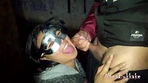 nanabukkake - dogging com estranhos me fodendo e eles gozando na minha boca no meio da rua