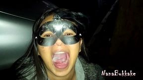 nanabukkake - dogging com estranhos me fodendo e eles gozando na minha boca no meio da rua