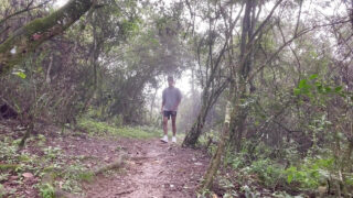 Amateurhafte Kerle mit riesigen Schwänzen wichsen und ficken im Freien