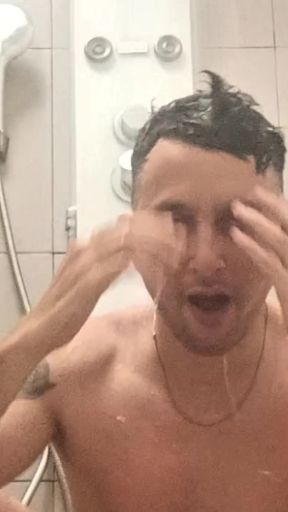 A good shower who wants to join me and spray me with cum? My anus is hot I like the sweet one