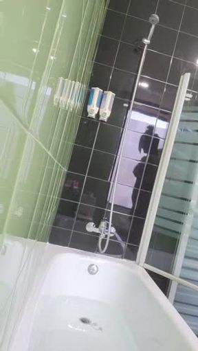 Un bañito conmigo