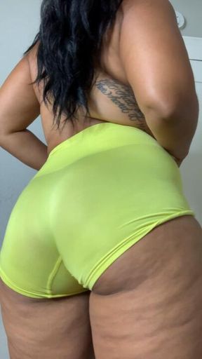 Ass Spreading in my Tiny Shorts and Twerking