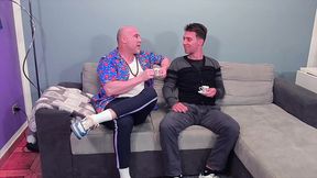 la cameriera italiana sara si fa scopare dal maestro e il suo allievo