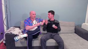 la cameriera italiana sara si fa scopare dal maestro e il suo allievo