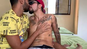 marcos goiano em foda bareback com dotadao. o cara da academia veio me passar uns treinos e acabou fodendo o meu rabo ate gozar dentro. sexo gay brasileiro