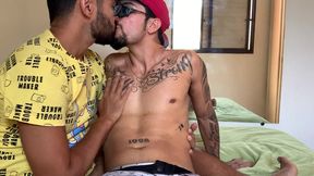 marcos goiano em foda bareback com dotadao. o cara da academia veio me passar uns treinos e acabou fodendo o meu rabo ate gozar dentro. sexo gay brasileiro