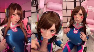 La cosplayer amateur D.Va con grandes pechos realiza oral en POV