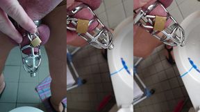 pissen im peniskafig mit katheter in strumpfhose