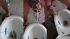 pissen im peniskafig mit katheter in strumpfhose