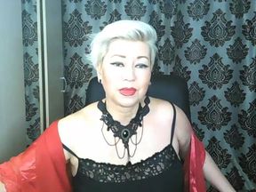 Hot mature bitch dildo-show...