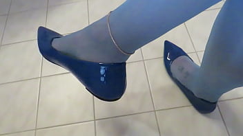 blue pointy leather kitten heels and nylons, elegant shoeplay by Isabelle-Sandrine